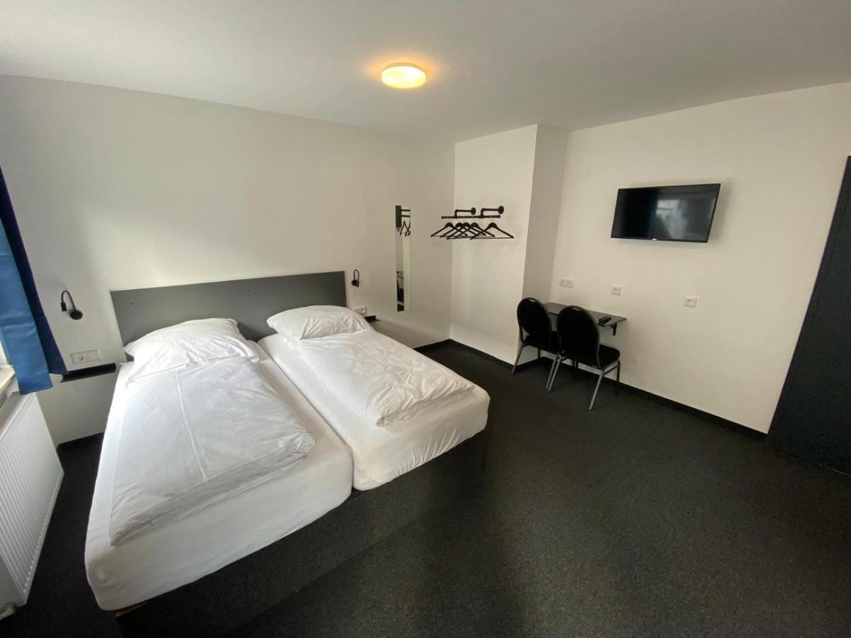 Zzzimple - Staffless & Self Check-In Hotel Pillig Екстериор снимка
