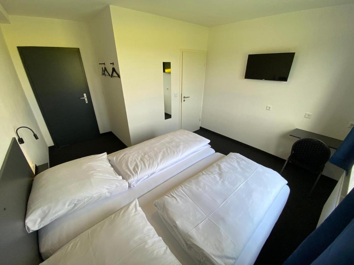 Zzzimple - Staffless & Self Check-In Hotel Pillig Екстериор снимка